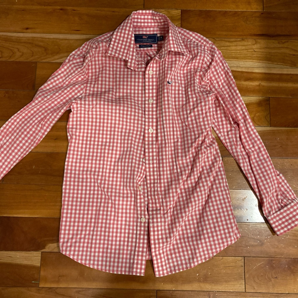 Vineyard vines, boys 12–14. Great condition.